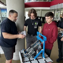 06 LOBOTI inspekce robota